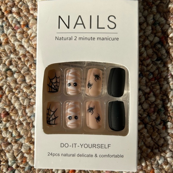 ✨HP✨Super Cute 24pcs Halloween Do-It-Yourself Nails - Picture 2 of 5